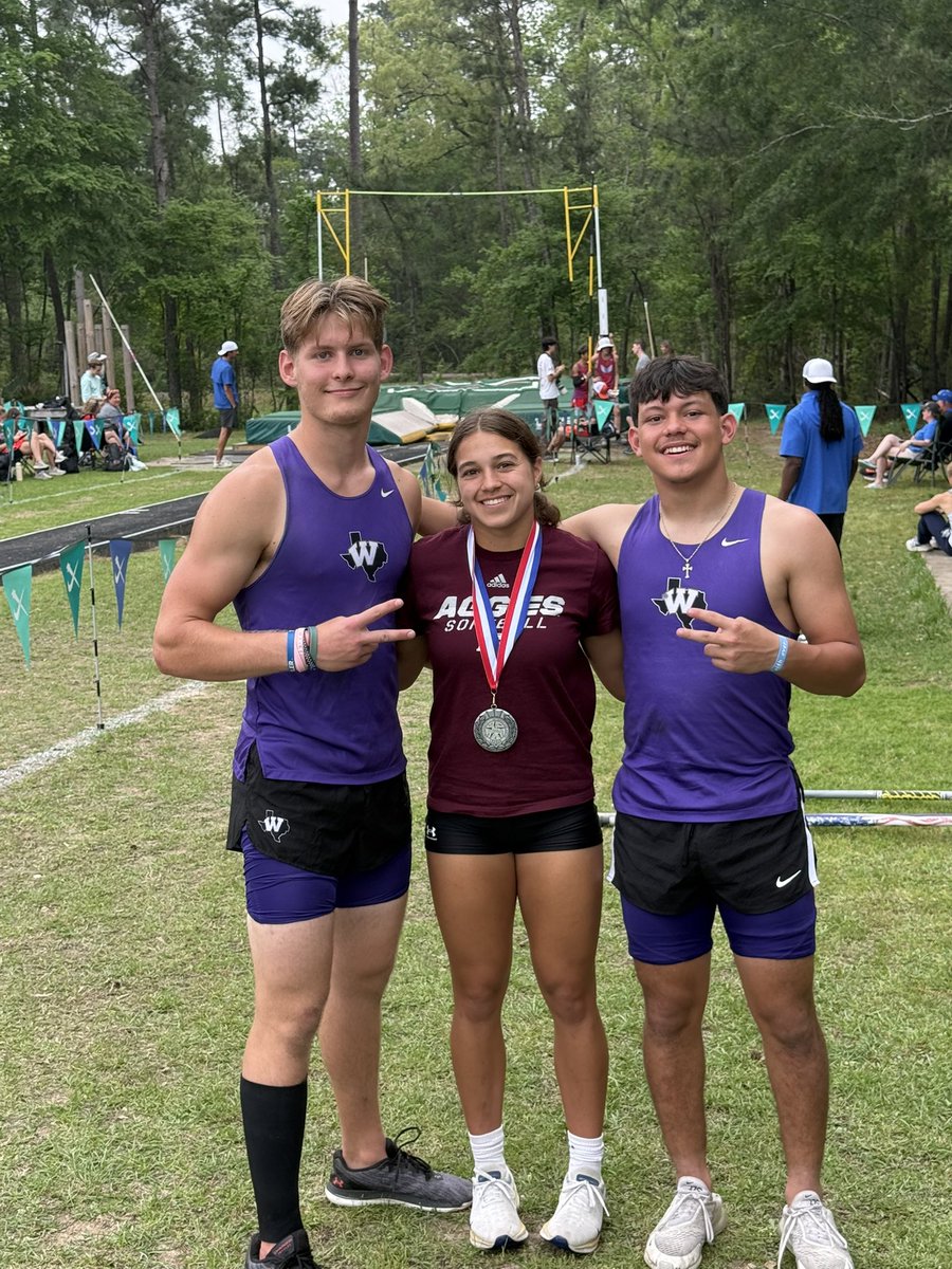 <a href="/WildKatsTF_XC/">Willis XC/Track &Field</a> showed out at the 13-6A District Meet! 🔥 💪

🏅 Senior Heath Grant dominated the track, becoming the District Champion in both the 800m (1:51.26), and 400m with a blazing PR of 46.37.
🥈 Senior Kaeley Uhlig took 2nd in the girl's pole vault with a PR of 12 feet.