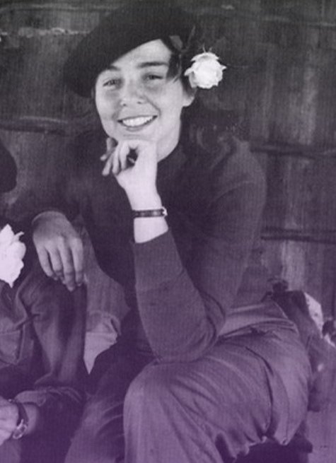 Vilma cumple hoy 95. Le rendimos el más sentido homenaje desde el corazón. En #Cuba siempre estará presente #ElLegadoDeVilma.

#SantiagodeCuba 
<a href="/Ac/">Aditya Chadha</a>