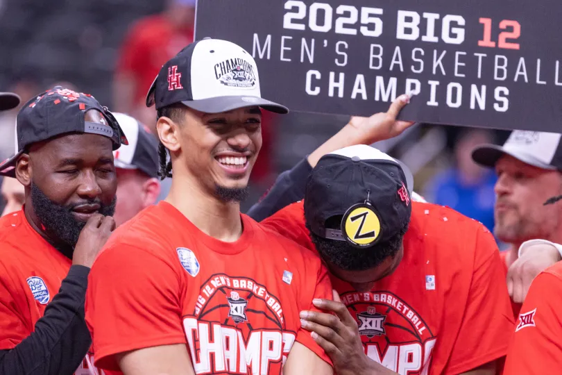 Conman_815's tweet photo. My way, way, way too-early Top 25 for the 2025-26 Season:

1. Houston
2. Purdue
3. Alabama
4. Michigan
5. BYU
6. Duke
7. Louisville
8. UConn
9. Arkansas
10. St. John's
11. UCLA
12. Michigan St.
13. Florida
14. Kentucky
15. Georgetown
16. Arizona
17. Marquette
18. Creighton
19. San Diego St.
20. Gonzaga
21. South Carolina
22. Auburn
23. Nebraska
24. Iowa St.
25. Texas