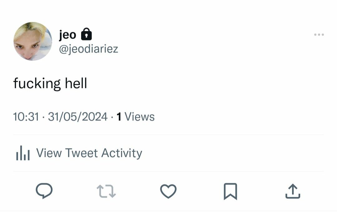 hanchowi's tweet image. hiraya
– a #jeongcheol au

hiraya is a famous pinoy band of six members. what the fans don't know is they used to be a group of seven with an unsolved past