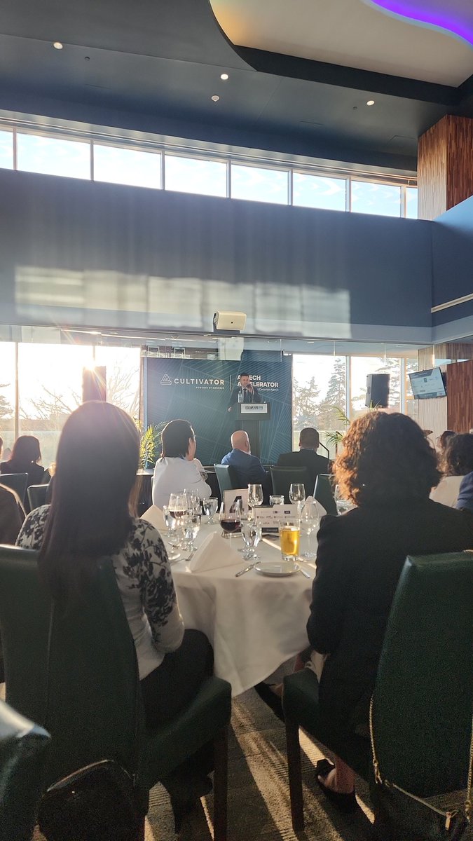 spornadosampler's tweet image. Great end to Day 1 of the @cultivatorsk AGTECH ACCELERATOR #cdnag #Innovation #startup #farmtwitter