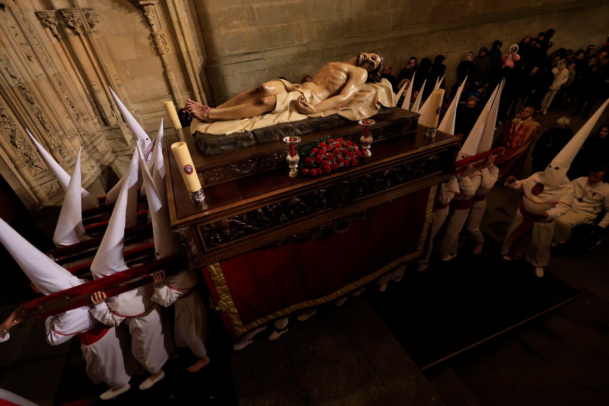 Álex López (@alexlorrys) on Twitter photo Con la satisfacción de una participación más intensa de la <a href="/AMCristoYacente/">Sección Musical Cristo Yacente de Salamanca</a>, y pidiendo unas cofradías sin virajes bruscos, la <a href="/RCYacente/">Cristo Yacente</a> se centra en los actos propios antes de retomar los extraordinarios Con la satisfacción de una participación más intensa de la <a href="/AMCristoYacente/">Sección Musical Cristo Yacente de Salamanca</a>, y pidiendo unas cofradías sin virajes bruscos, la <a href="/RCYacente/">Cristo Yacente</a> se centra en los actos propios antes de retomar los extraordinarios