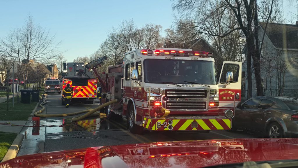 The South Bend Fire Department responded to a working structure fire in the 700 block of Diamond Avenue shortly after 6:30pm. 

The fire is under control and there are no injuries to occupants or firefighters. The fire is under investigation.