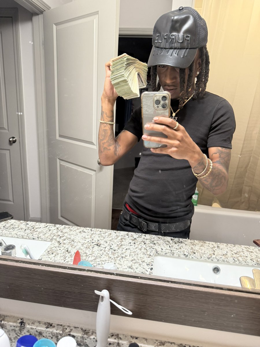 LuhMj4's tweet photo. I Don’t Post No Throwbacks 🙅🏾‍♂️🙅🏾‍♂️ https://t.co/PKLcJR92OS