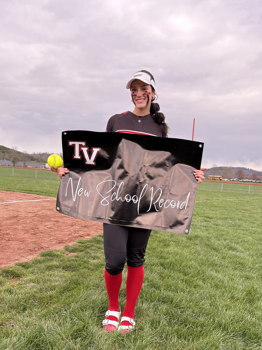 New school record! Congratulations to sophomore Brennen Reichman on breaking the record for single game strikeouts with 18 in today’s 9-1 win over Claymont! The previous record of 17 was held by Brennen (2024) and Kylie Rohr (2022).
