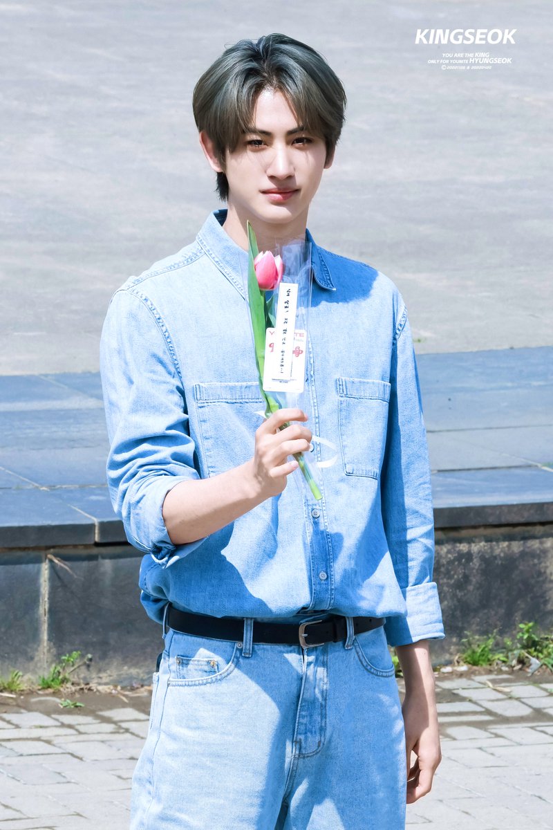 𝟐𝟓𝟎𝟒𝟎𝟔 한강

#형석 #HYUNGSEOK 
#FIND_YOUNITE 
#YOUNITE #유나이트
#YOUNI_T #Rock_Steady
