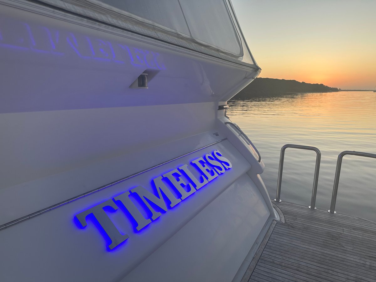 astech83's tweet photo. What a stunning shot👌 

#InnovativeWraps #LEDSigns #BoatName https://t.co/16eIkA00jI