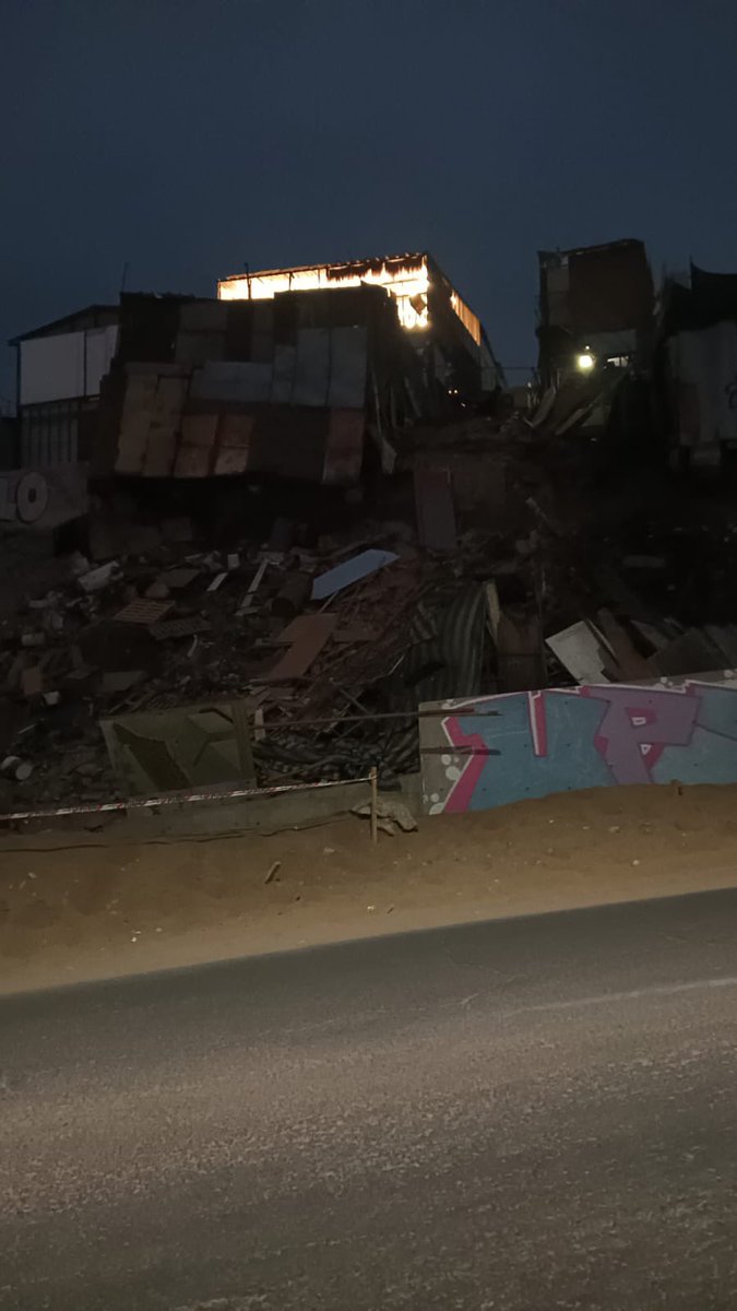 angelicatapiab's tweet photo. Playa Blanca antes de llegar a La Tirana derrumbe de basural , los trabajos nunca se realizaron y quedó peor que antes , alguien que se haga cargo @IquiqueDeTodos @laestrellaiqq @VilasRadio @Gore_Tarapaca #iquqiue https://t.co/J4krZfGeQv