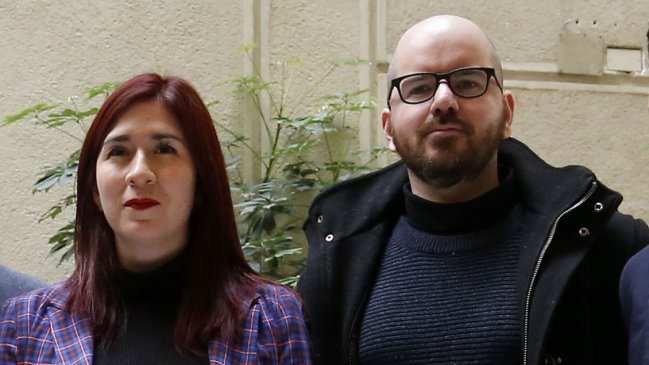 Cada día más orgulloso de haber combatido contra estos dos personajes. Me ganaron, me humillaron, me sacaron, ahora Chile entero sabe qué tipo de personas son. Saludos compañeres. <a href="/GiorgioJackson/">Giorgio Jackson</a> <a href="/CatalinaPerezS/">Catalina Pérez Diputada</a>