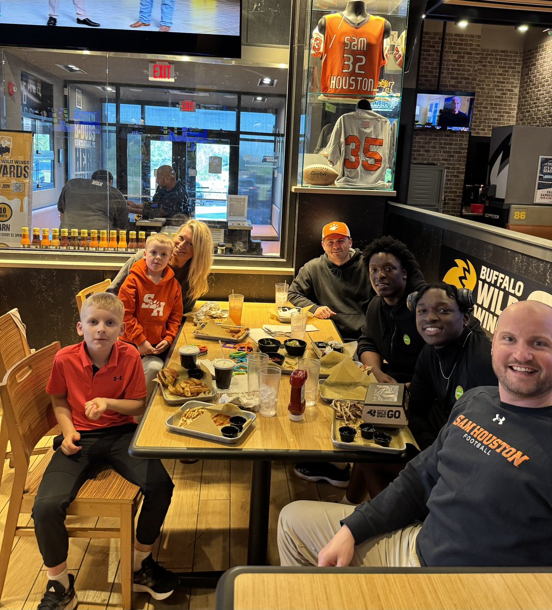 3 more! True competitors with great attitudes and incredible attention to detail! We were short just one guy at dinner because it’s his birthday. Happy Birthday <a href="/JaMairDiaz/">JaMair Diaz</a>! Congrats to your week 2 SWAT players of the week! <a href="/Coco_Brown34/">Landan Coco Brown</a> <a href="/chatavies28/">Chatavies (Cj) Johnson</a> 
#SWATontheReady