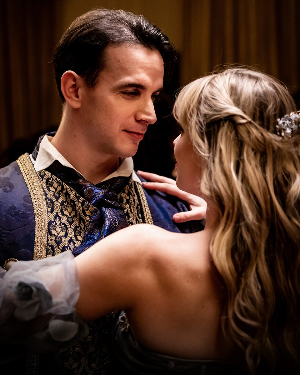 a2filmesoficial's tweet image. Esqueça o sapatinho de cristal…
Agora, Cinderela calça a vingança. 🩸🎭
Traições, dor e uma Fada Madrinha nada convencional: o conto de fadas vai se transformar em pesadelo.

🎬 A Vingança de Cinderela
🎦 Verifique a disponibilidade nas plataformas digitais.

#Conto #Cinderela