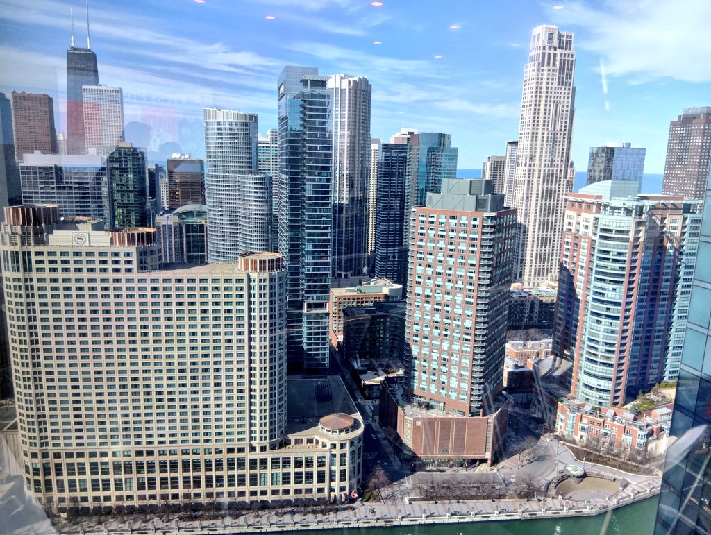 DrDanielSun's tweet image. My first #SCMS conference is in the book. My presentation talks about how Black athletes are perceived in Taiwan, using Dwight Howard (who played in Taiwan for a short period) and two other basketball players as examples. 

Lucky to be assigned a room with spectacular views!