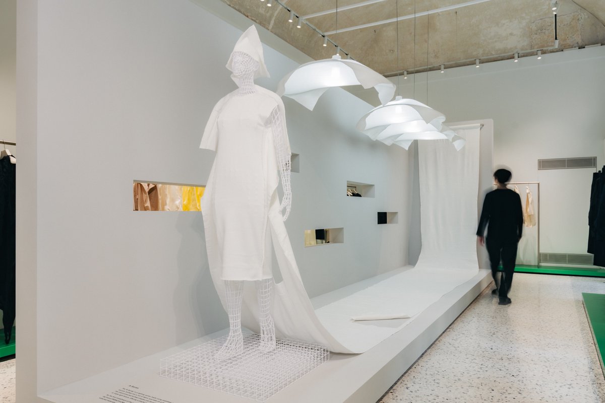 nobi's tweet image. A-POC ABLE ISSEY MIYAKE Exhibition
#MilanDesignWeek 

The ISSEY MIYAKE / MILAN flagship store is showcasing the "TYPE-XIII Atelier Oï project" from 8-13 April 2025 during Milan Design Week. This collaborative initiative between Swiss design studio atelier oï and A-POC ABLE ISSEY