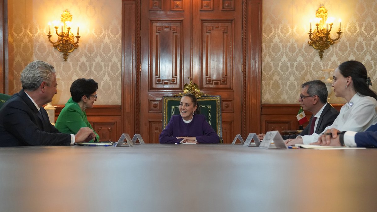 Me reuní en Palacio Nacional con Jane Fraser, una mujer muy inteligente que dirige Citigroup, para hablar sobre las grandes oportunidades que tiene México.