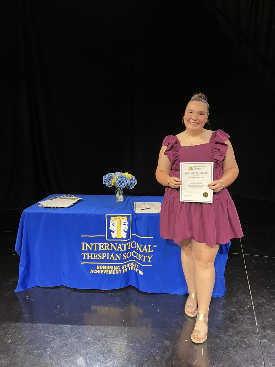 CatcherSam2027's tweet image. Honored to be inducted into the National Thespian Honor Society tonight.