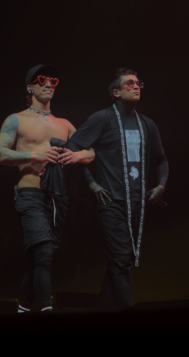 blurrypolarizee's tweet photo. This is sooooo gooood #clancyhamburg https://t.co/3hGpLVMXKz