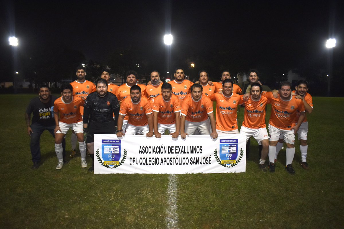 exa2003's tweet image. 👀 Holi, ¿Volvemos a este boliche?