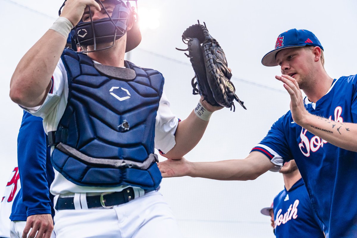 Jmat2277's tweet image. Got some pics from Dunc!  Love these boys!  Special group!  Foot on the gas fellas!  Go Jags @DuncanMathews10