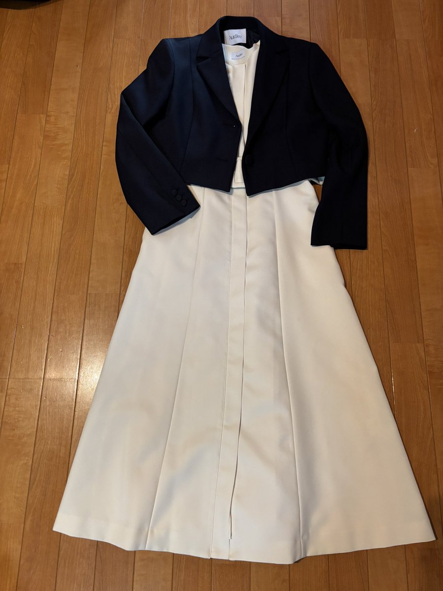 _nene_da_'s tweet photo. 午後から長男くんの入学式🌸
パンツかスカート👗
コーデに迷う😂

ちなみに、どっちも郡司さんに選んでもらったよ🥰

また関西でもpop-up storeしてほしいなー♡♡♡

#入学式
#Audire
#入学式コーデ
#郡司恭子 アナ https://t.co/aQRcXuQAOo