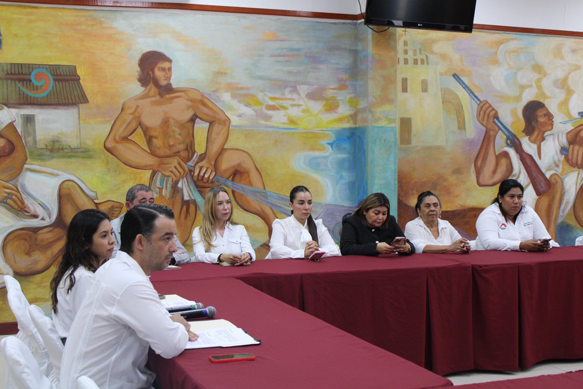 Nos reunimos en una mesa de trabajo para organizar los detalles de la próxima entrega de la Medalla al Mérito Ciudadano "Sigfrido Paz Paredes" 2025; reconocimiento que se otorga a quien haya contribuido al bienestar de nuestra comunidad.
#CancúnNosUne #PorLaTransformación