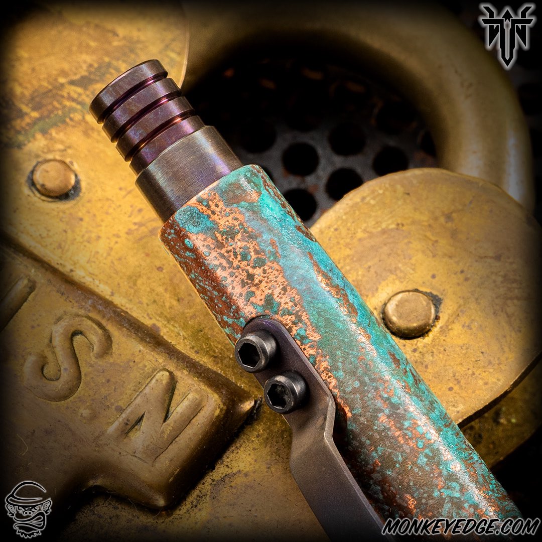 MonkeyEdge's tweet photo. The @TuffWriter Keelhaul Copper Special Mission Press Pen sports a sweet shipwreck patina that looks like it’s seen some things. Check it out here: https://t.co/Y8Ki9goGDc

#tuffwriter #copperpen #writingtool #shipwreckpatina https://t.co/BswA2we57j