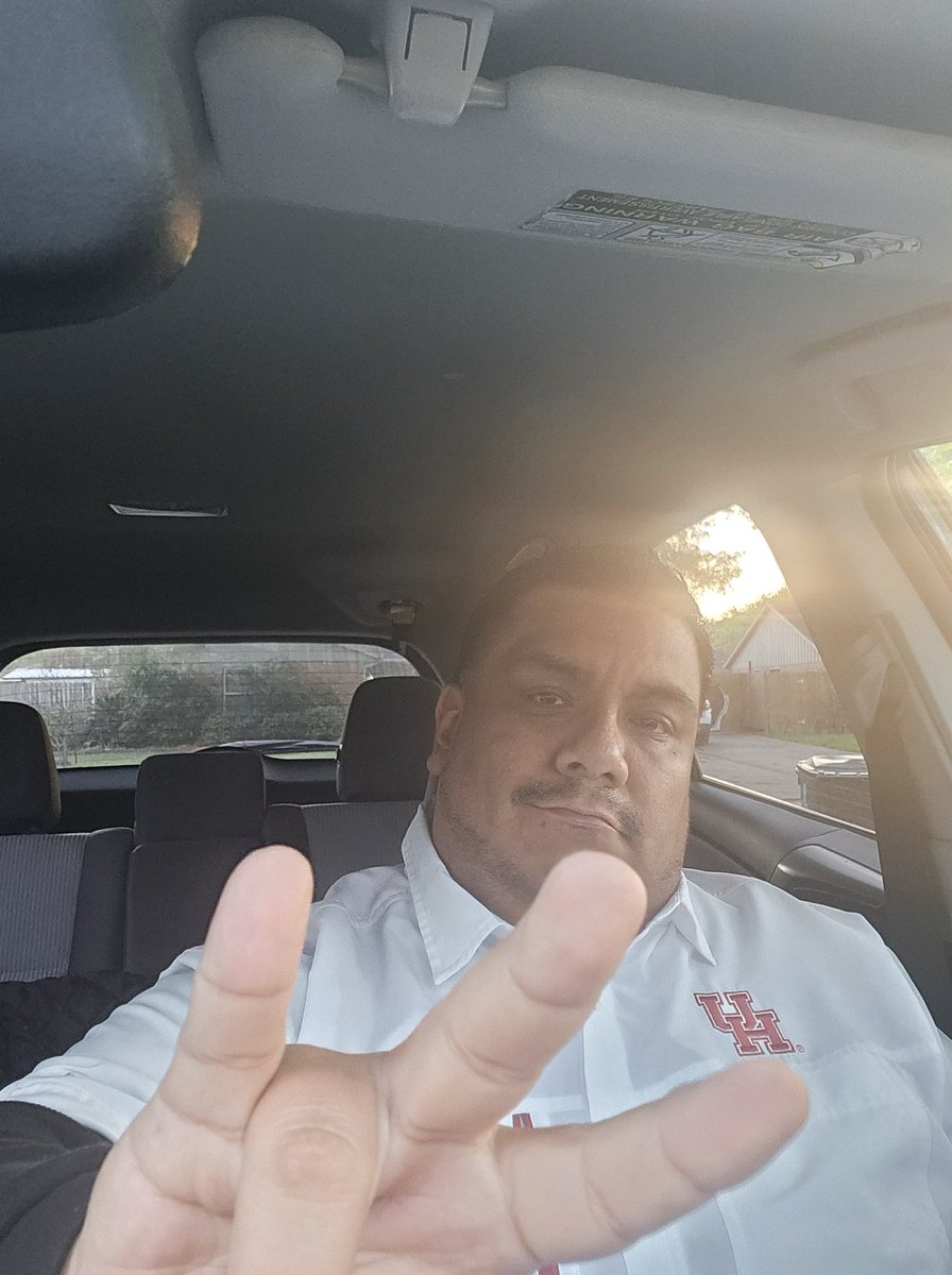 jlucio99's tweet image. Lessgooo!!!!!!!! #WhoseHouse #UH 
🐾🤘