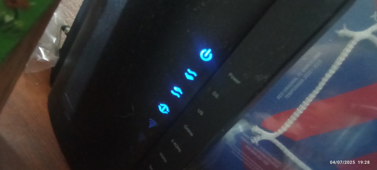 MasterF56's tweet image. Van 2 días con el internet fallando y se acerca semana santa... Ojalá @Tigo_Colombia resucite al tercer día 🙏🏻