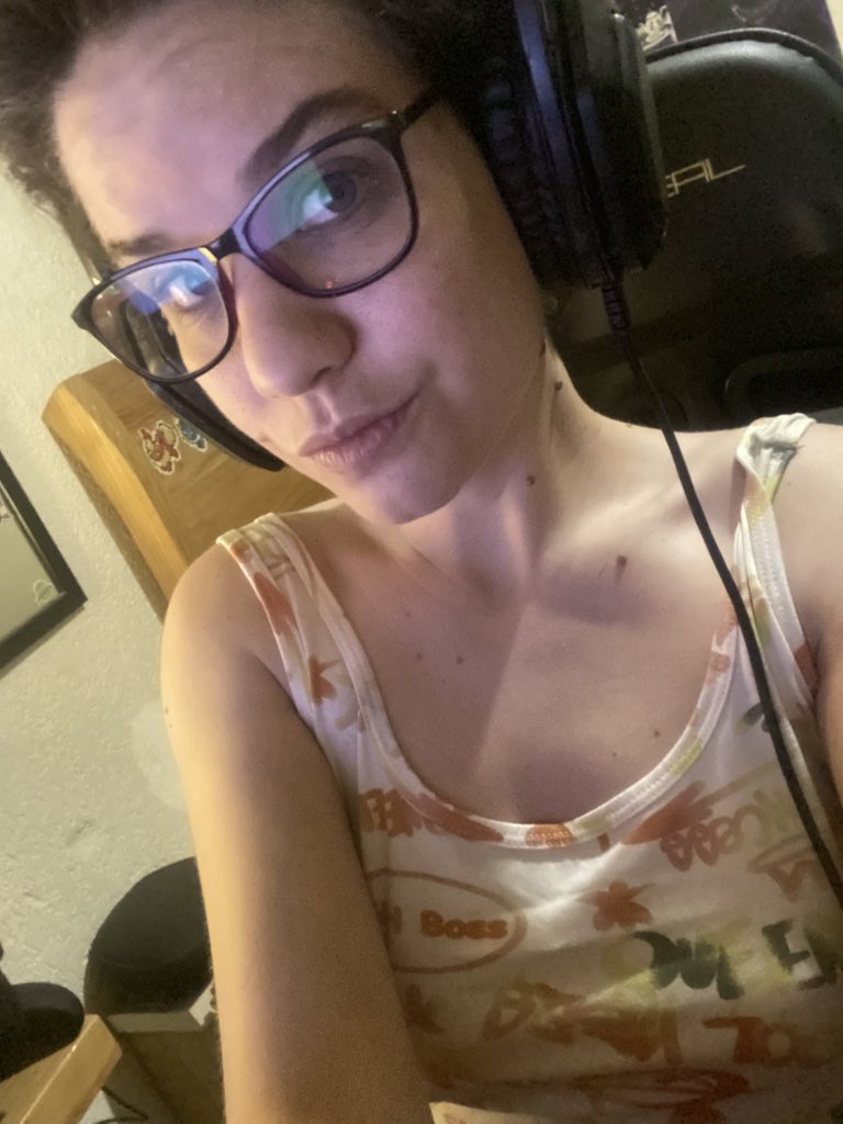 Gente preciosa y hermosa! El circuito de leyendas está por comenzar. No se lo pierdan en la <a href="/Anomaly_Arena/">Anomaly Esports Arena #LeyendasXZEAL👾</a> estaré con <a href="/adruu_502/">Adruu 🔥🇬🇹</a> y <a href="/RommyPandatomic/">Rommy “Lux” Pandatastica 🐼✨</a> <3