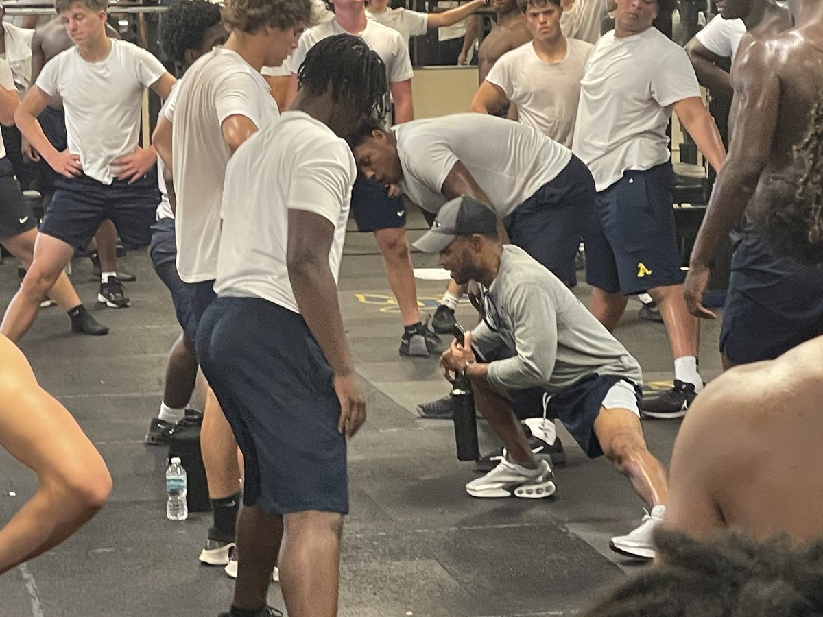 Aquinas Football (@sta_football) on Twitter photo 🔹🔸SELF-CARE STARTS RIGHT HERE🔸🔹
🔹🔸Pray with the power of our Holy Spirit’s authority that dwells within us🔸🔹
#FTF
#Brotherly_Love
#YouGoWeGo
<a href="/CoachHarriott/">Roger Harriott</a> 🔹🔸SELF-CARE STARTS RIGHT HERE🔸🔹
🔹🔸Pray with the power of our Holy Spirit’s authority that dwells within us🔸🔹
#FTF
#Brotherly_Love
#YouGoWeGo
<a href="/CoachHarriott/">Roger Harriott</a>