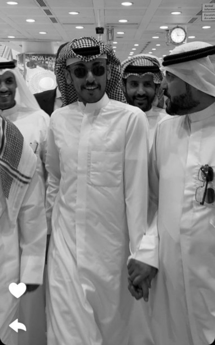 أنورت بقدومك الـدَّار يالغالـي
وأسفرت من عقب ماعاد غايبها   

الحمدالله على السلامه 🤎.#محمد_بن_دعيرم