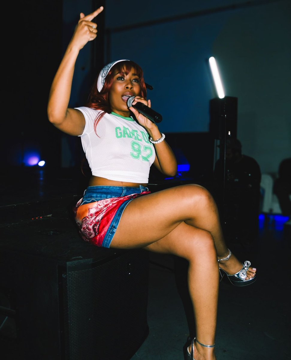 Real vibes, real energy!✨🎤💖⁠
⁠
⁠
#queenielasoul #queenenergy #lyricism #queening #nydrill #cloudrap #atlantamusic #soultribe