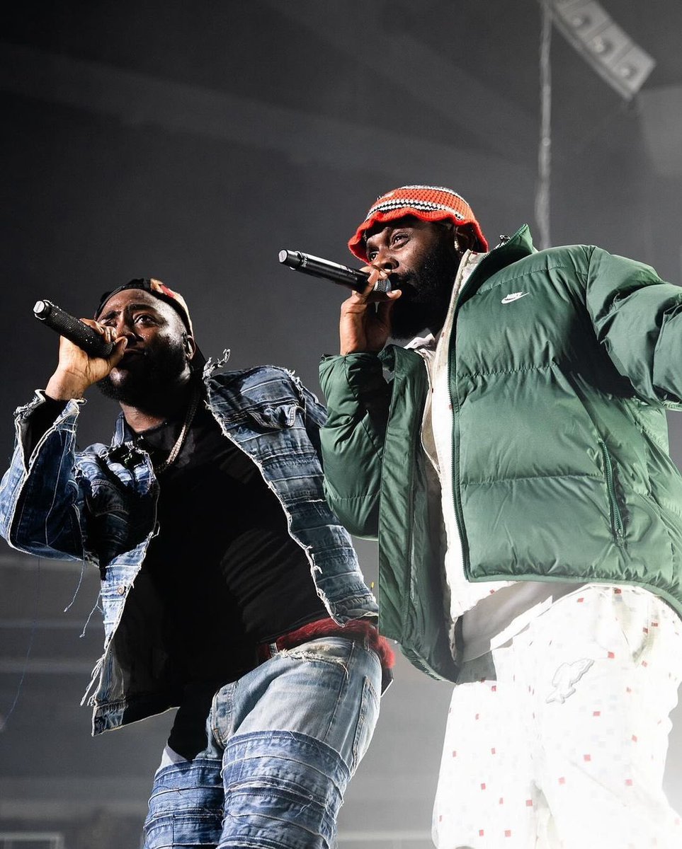 afro_gist23's tweet image. Davido and odumodublvk shooting down