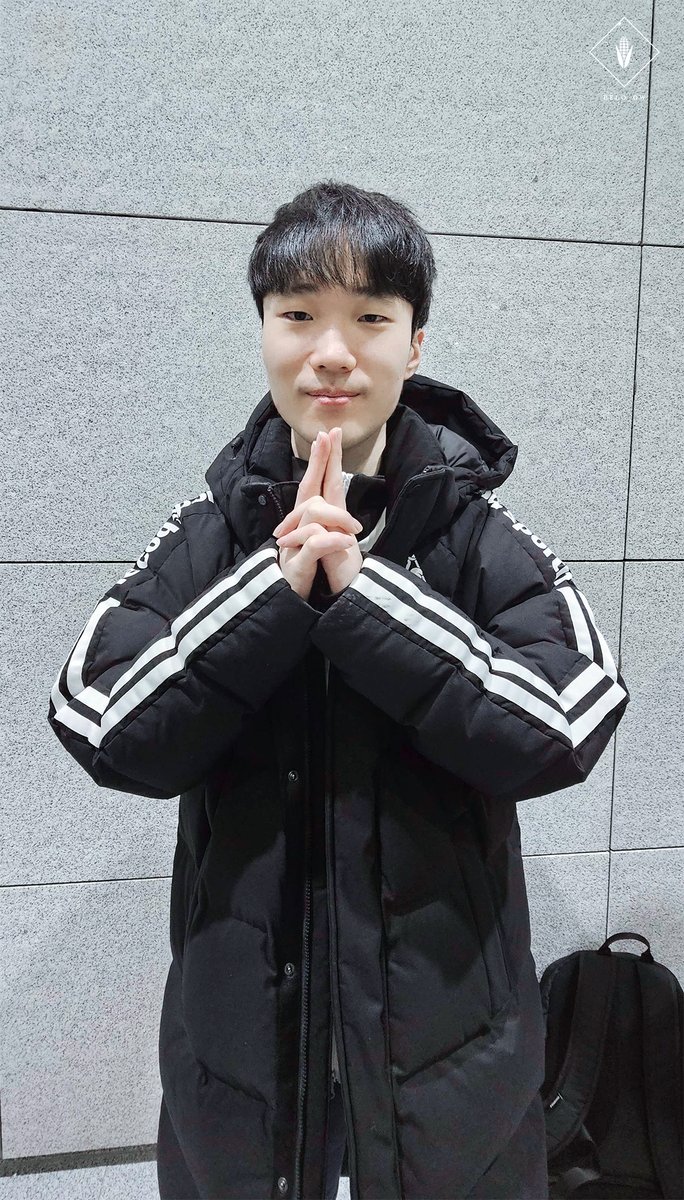 belo_ow's tweet image. 250222 OWCS KOREA STAGE 1
용이 내가 된다🐉

#WhoRU #후아유 #WAY