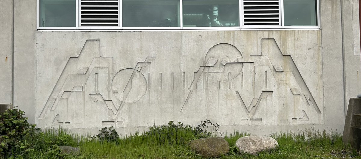 The National Yards of <a href="/CityofVancouver/">City of Vancouver</a> have these neat Tyrell Corporation style art deco wall reliefs.