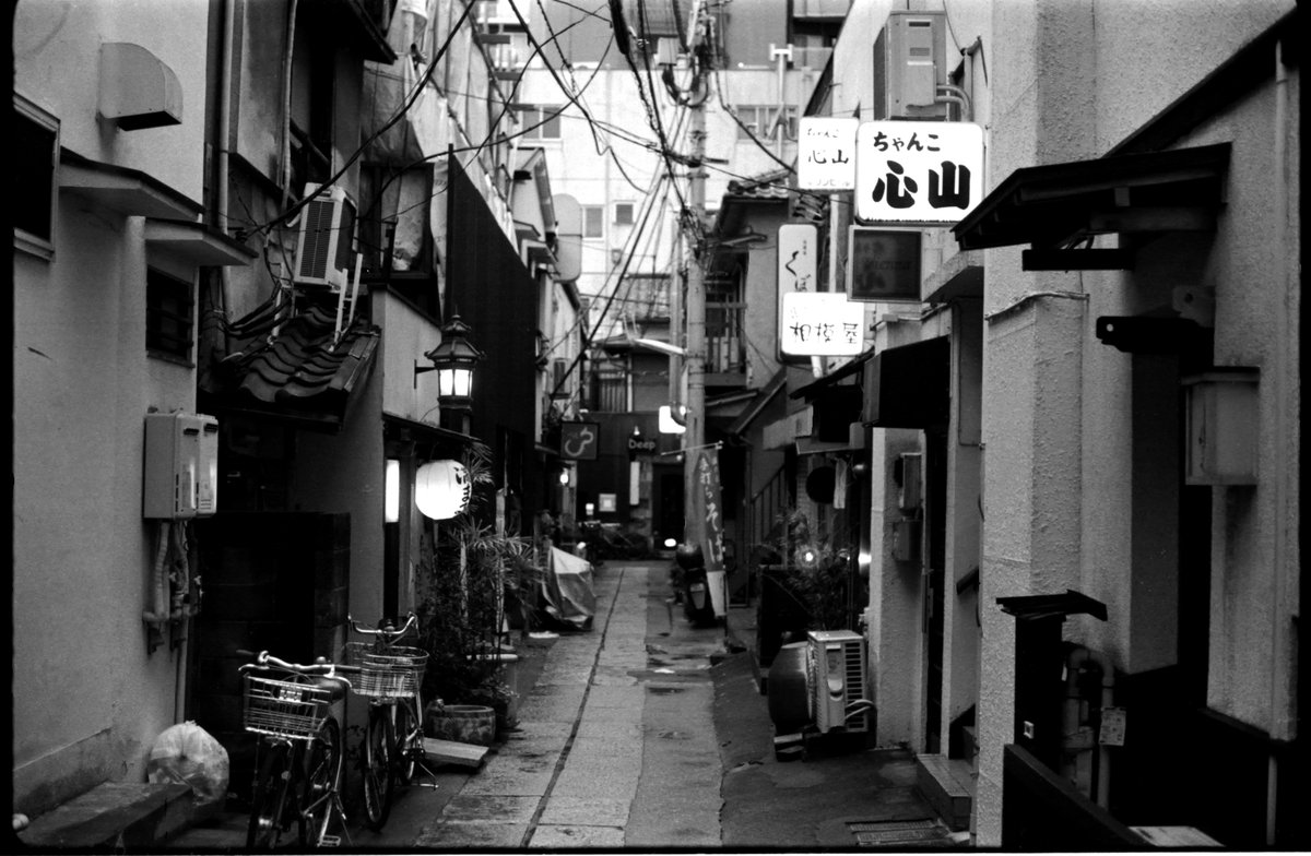 k_photo_tokyo's tweet photo. #streetphotography
#fed5 b | fed industar 52mm/2.8 #中3D https://t.co/7lc646Ln4Z