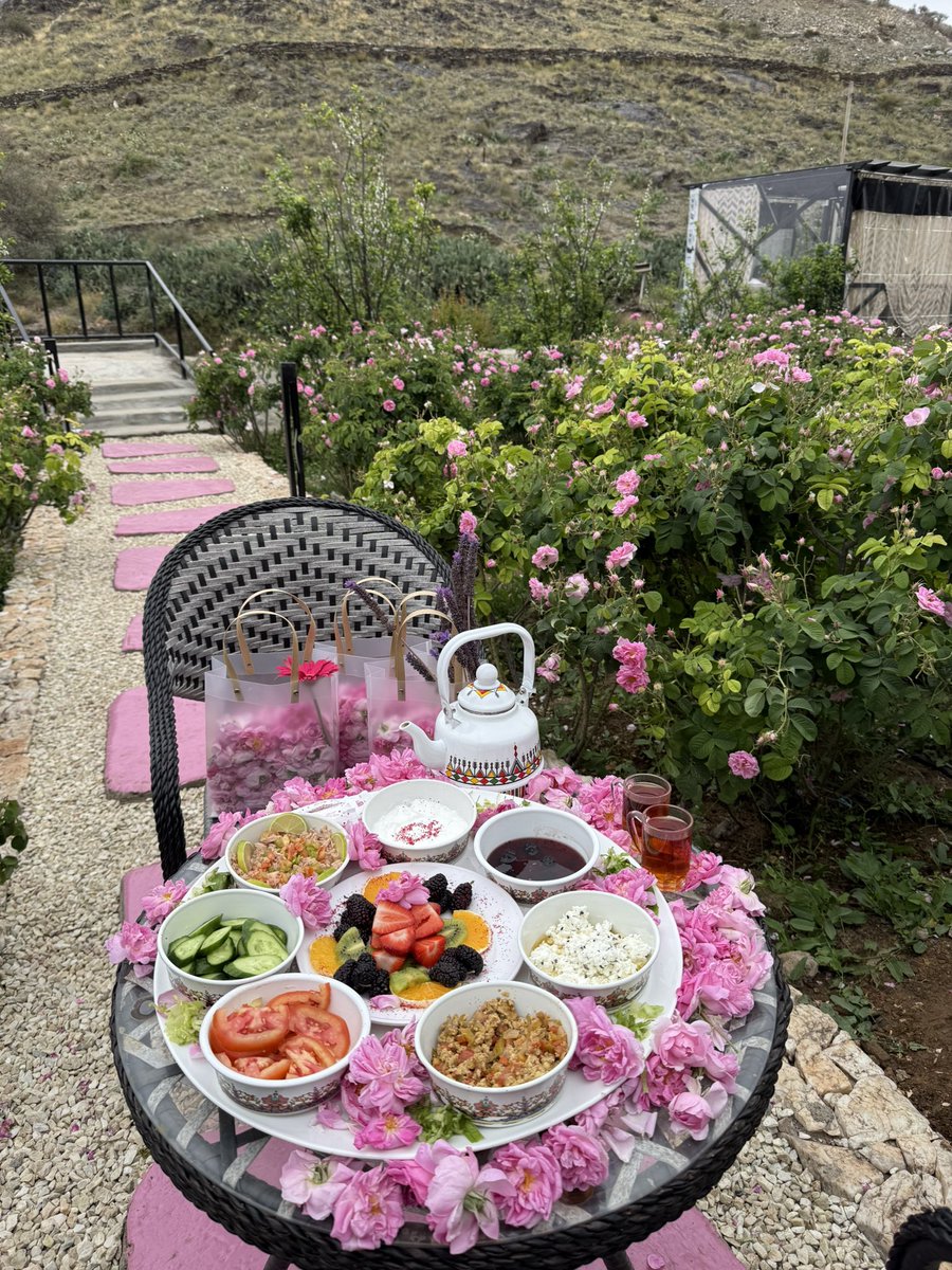 afl541's tweet photo. موسم الطائف 🌸 #الطائف https://t.co/wPBEXdGXHW