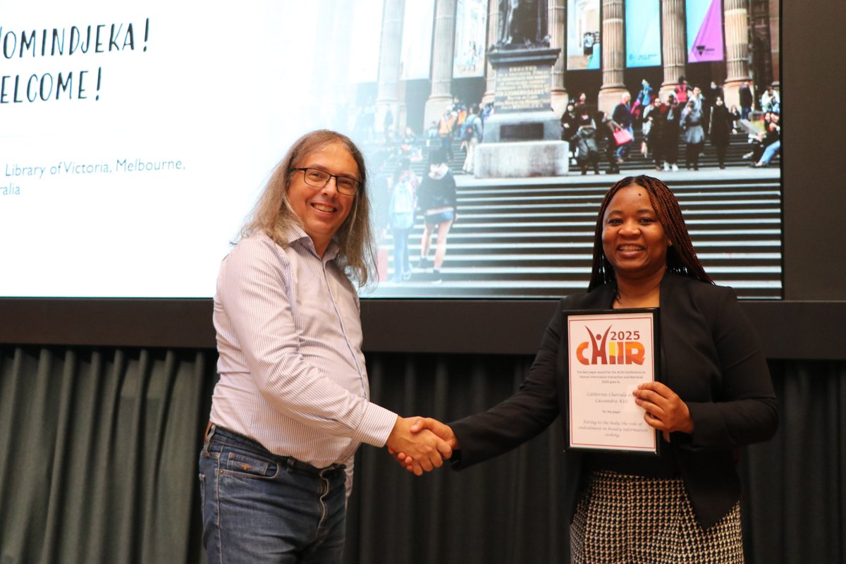 🎉Congratulations on the best paper! 
"Fitting to the body: the role of embodiment in beauty information seeking" by Catherine Chavula and Cassandra Kist
#CHIIR #chiir2025 #ACM #SIGIR
