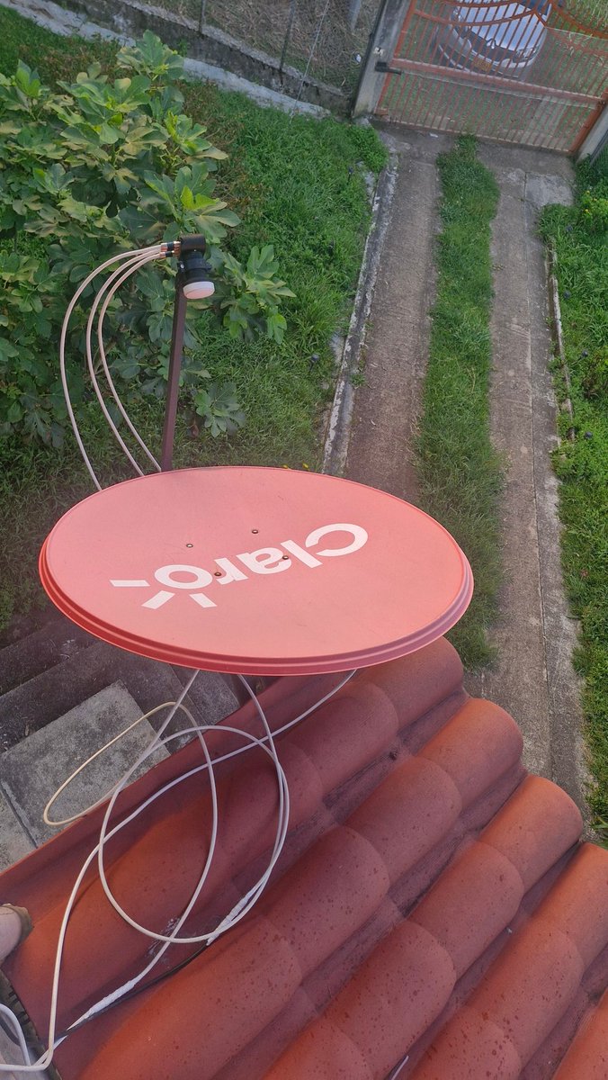 ALEJANDRA1449's tweet photo. Denuncia pública contra la empresa telefónica y hogar @ClaroColombia
Vivimos en zona rural y por la necesidad de tener Internet para el sistema de vigilancia y nuestro trabajo contratamos los servicios de Claro hogar, lo cual ha sido desde hace más de un año un servicio tedioso https://t.co/qDtCdnVMD1