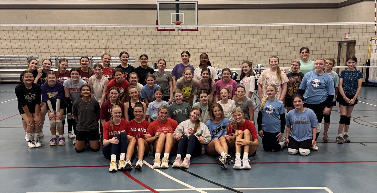 What a GREAT Middle School Clinic!! We loved seeing everyone’s progress tonight!! We have ONE last High School clinic next week! We’d love to see you there! #RollTribe
