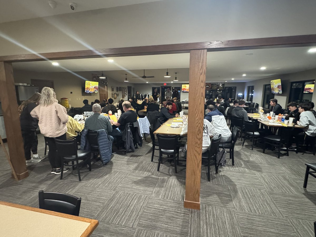Big thank you to all who came out and supported and to all of our sponsors for our Championship Monday event tonight! It was a great night of fun and laughter! #GreatDay2BeAWildcat