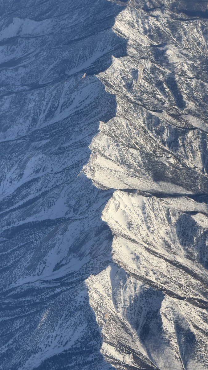 Particularly happy with this photo I grabbed with my iPhone while flying back to Chicago from San Francisco yesterday. Totally unedited, no crop.

Another example of how the best camera is the one in your hand.