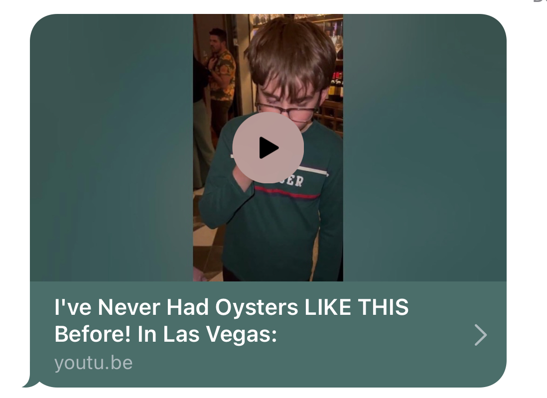 ThePerezHilton's tweet image. I've never had #oysters LIKE THIS before! In #LasVegas: tiktok.com/t/ZTj1BJcEB/