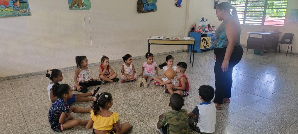 👉🏻 Educadoras de La Sierpe categorizadas como especialistas en enseñanza infantil. radiosanctispiritus.cu/es/educadoras-…