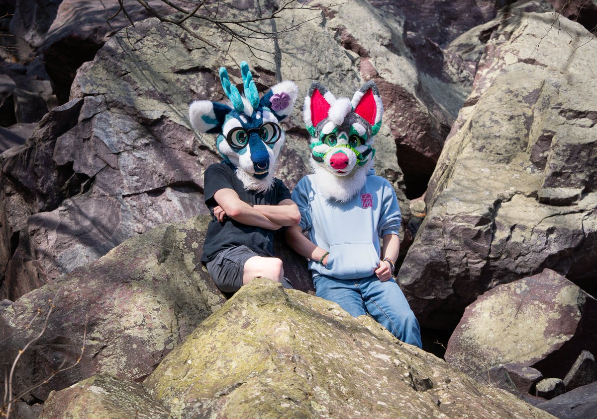 who let these animals play on the rocks? 

w/ <a href="/BlueBleatz/">Axel</a> and <a href="/j_dtrinityfox/">JD 🐶 🔜 bed</a>!

#furryfandom #furryartwork #FursuitEveryday #photographer #furry #furries #fursuiting #fursuit