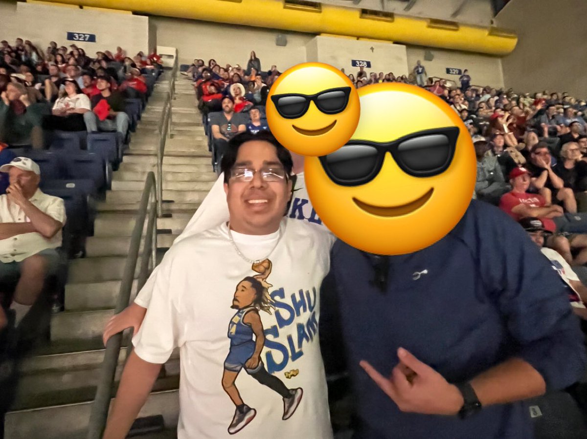 ATLBobby404's tweet photo. Had to take 13 showers after this picture. #stinkyfuck https://t.co/sYki6GieVZ