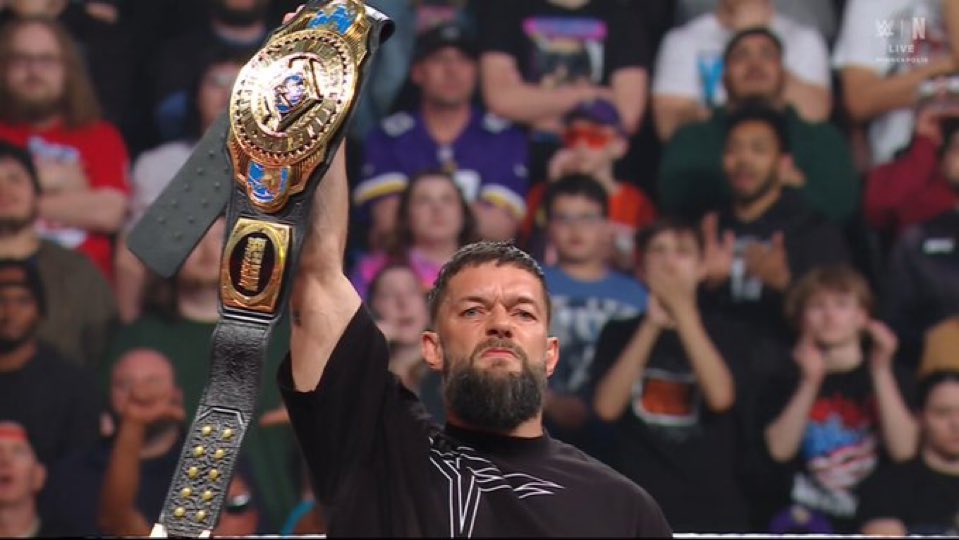 Nobody popped😭😭😭😭
#WWERaw