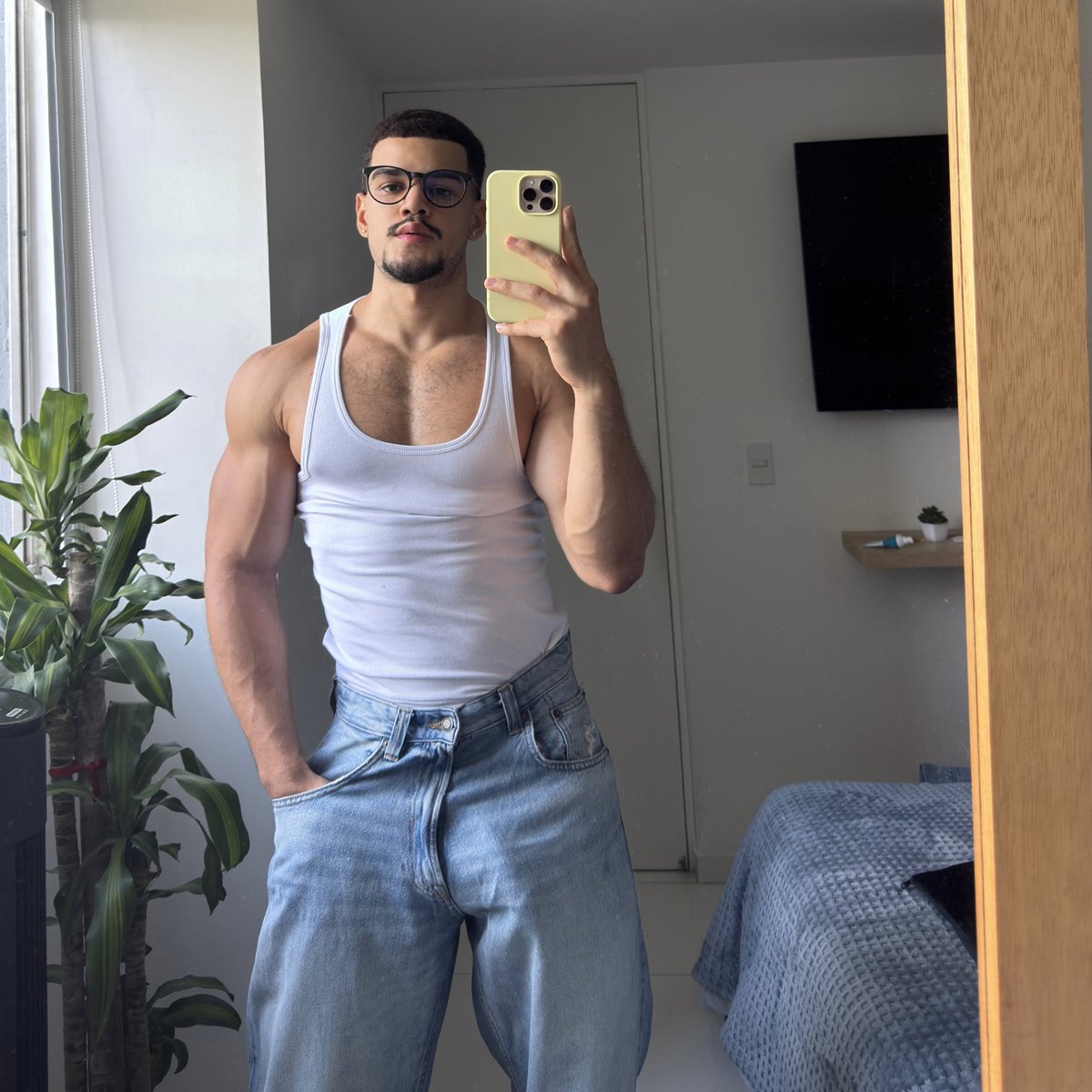 If you look at me like that, you’ll get lost

onlyfans.com/mauroxandress