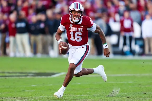 t_riley5's tweet image. After a great talk tonight with @CoachSBeamer - I’m extremely blessed and thankful to receive an offer from The University of South Carolina‼️@GamecockFB @CoachSElliott @TrevorTwe13 @CoachSterlLuc