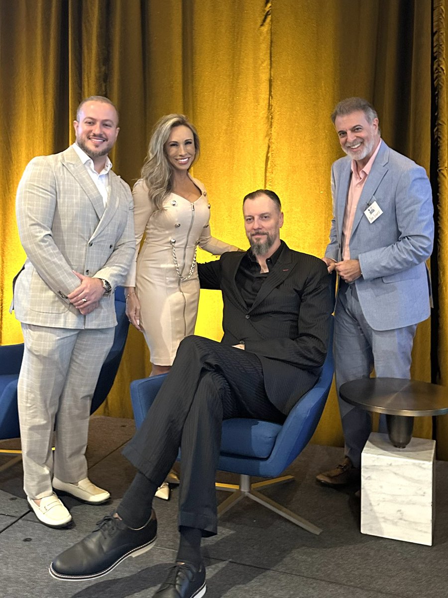 That’s a wrap! Special thanks to the industry leaders who shared their knowledge, supporting sponsors, and attendees committed to applying innovation to drive real-world change! 🎤💪💡<a href="/JohnHRuiz/">John H. Ruiz, CEO and Attorney at Law</a> <a href="/PalantirTech/">Palantir</a> <a href="/BarryUniversity/">Barry University</a> <a href="/DiscoverMSP/">MSPRecovery</a> 
#AI #Law #healthcare #Tech #Conference