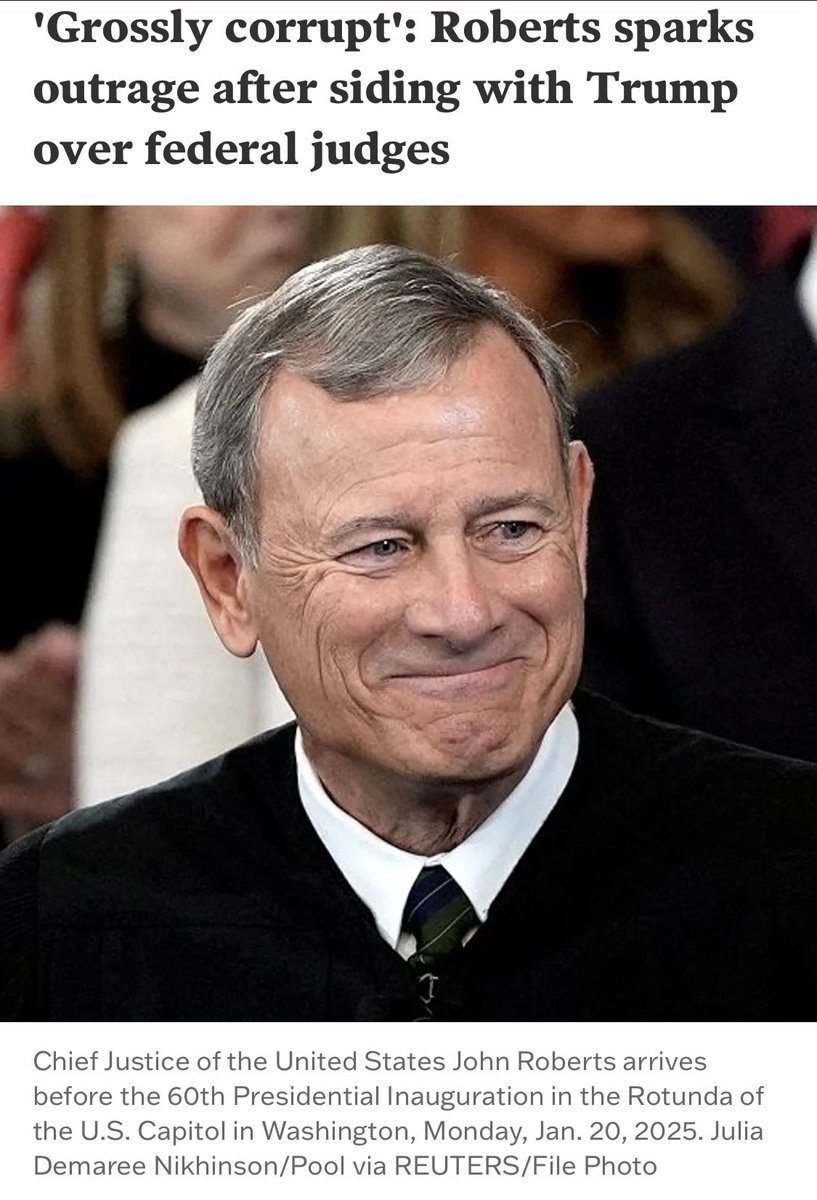 Shnookie04's tweet image. Disgusting Traitor! LOOK AT THAT SMUG CORRUPT SOB! #scotusiscorrupt #JusticeRoberts @USSupremeCourt